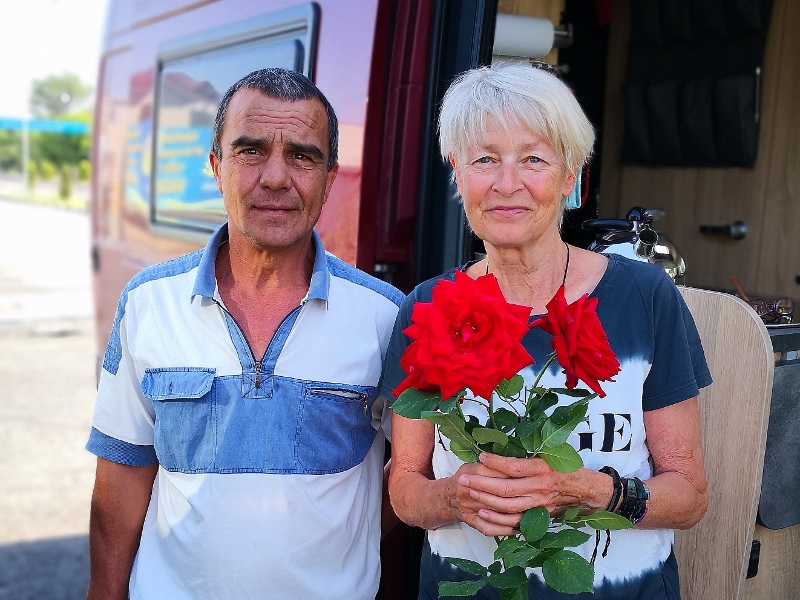 Am Morgen steht Nasreddin mit Rosen vor meiner Tür