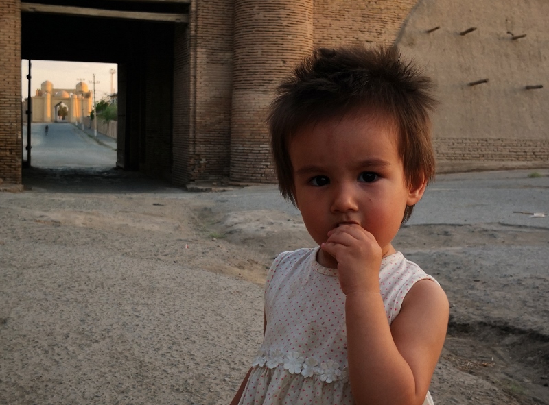Eine der jüngeren Bewohnerinnen Khivas