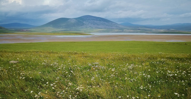 Armenien empfängt uns mit wunderschöner Landschaft