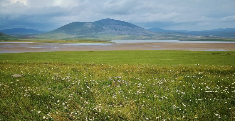 Armenien empfängt uns mit wunderschöner Landschaft