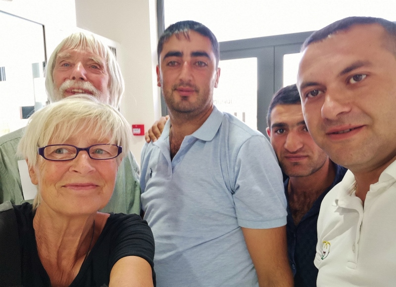 Selfie mit den netten Herren vom Versicherungsbüro