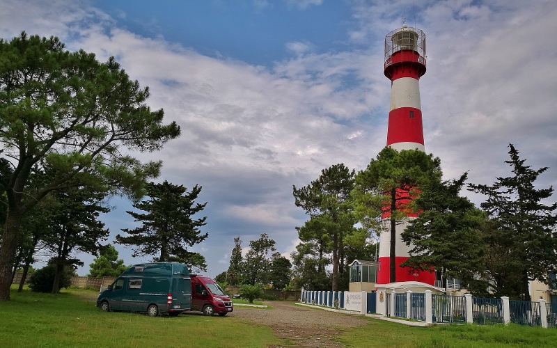 Ein schöner Übernachtungsplatz beim Leuchtturm von Poti