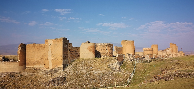 Die Stadtmauer von Ani