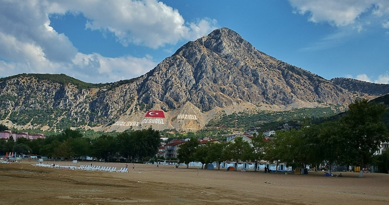 Auf den Berg geschrieben: Die Türkei ist mächtig und stark