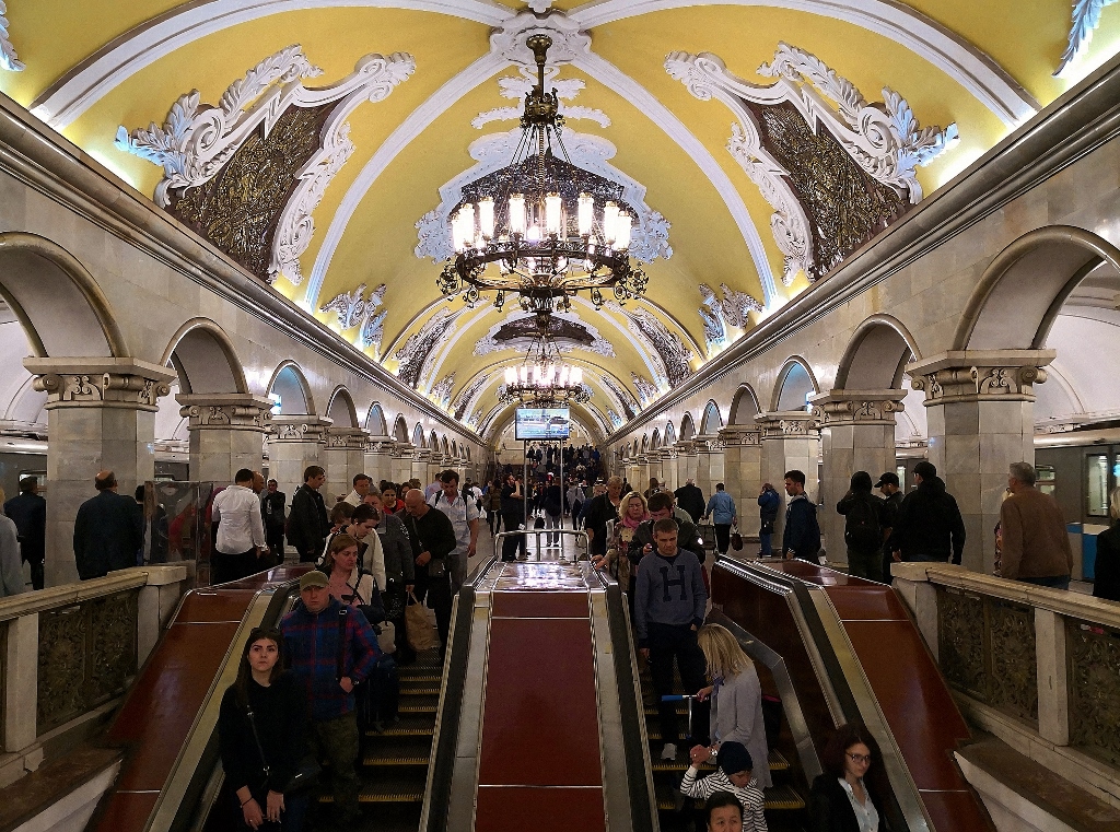 Einer der wunderschönen Bahnhöfe Moskaus