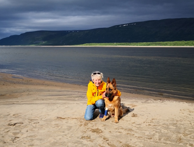 Kim genießt Wasser und Strand auch sehr!